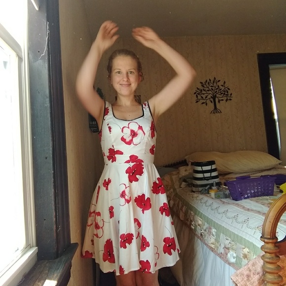 Sun dress - Picture 2 of 4